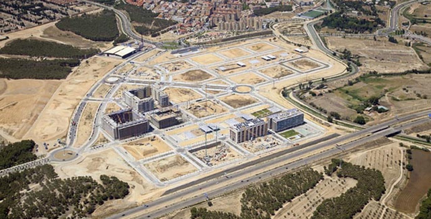 Izquierda Unida propone que se escuche a los vecinos de Parque Venecia en la elección de infraestructuras para el barrio.