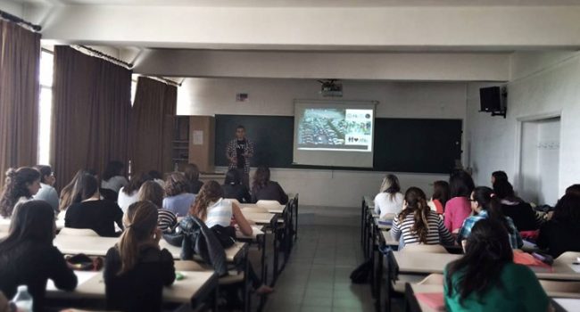 El colectivo Pedalea difunde en la Universidad de Zaragoza el respeto a la bicicleta.
El 1 de junio se celebrará la 8ª Bicicletada Escolar