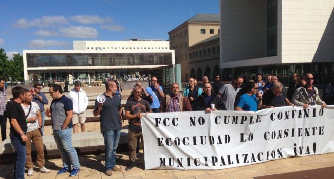 Concentración de la plantilla de Alcantarillado de Zaragoza.