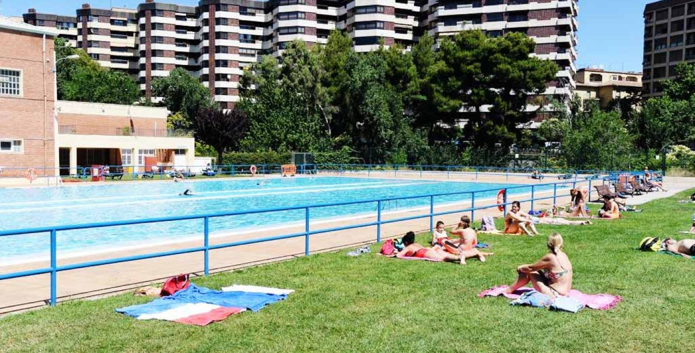 Una piscina municipal de Zargoza. | Foto: AZ