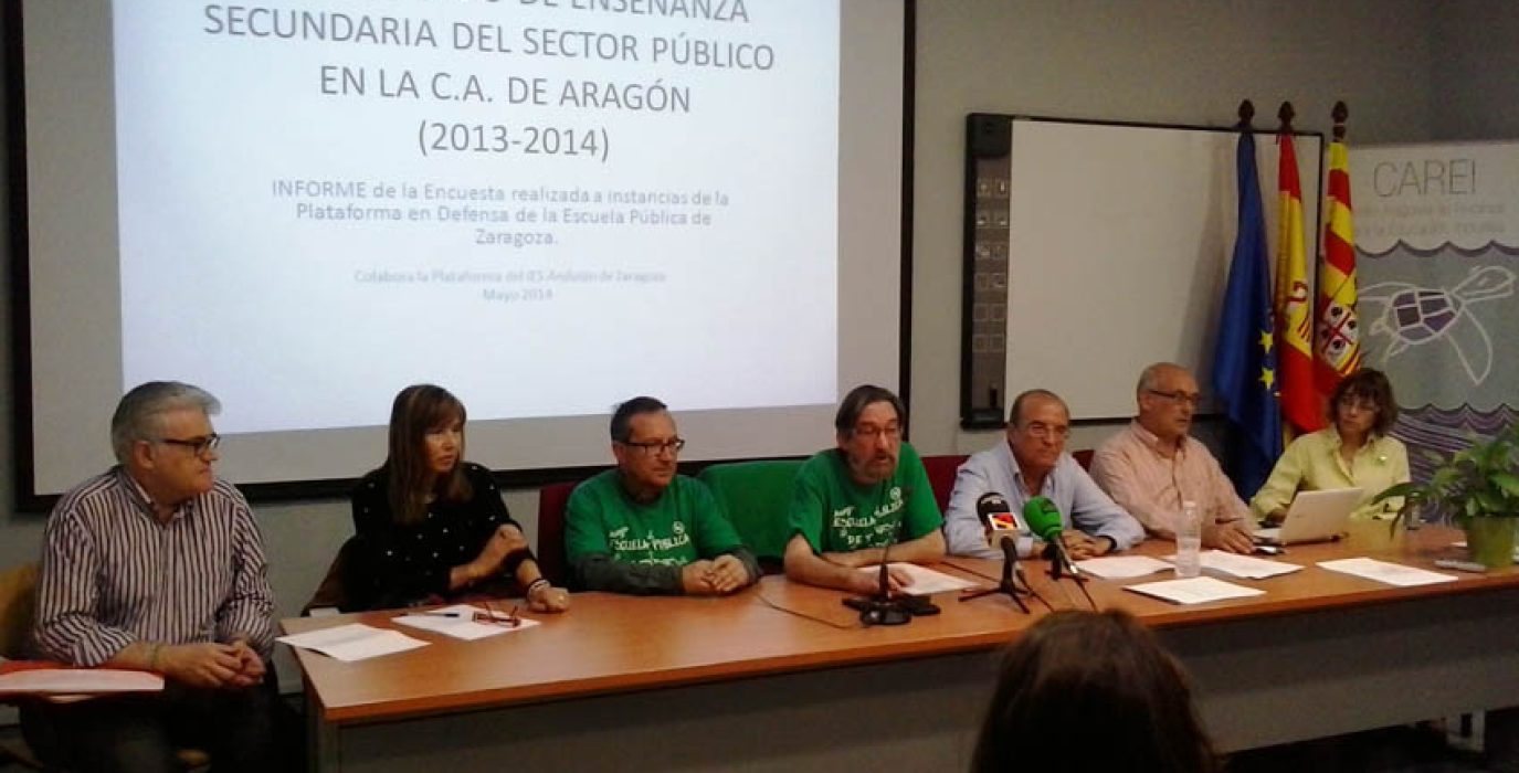 Rueda de prensa de la Plataforma por la Defensa de la Escuela Pública de Zaragoza.