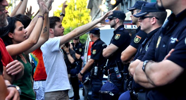 Protesta en la sede del PP de Zaragoza. Foto: El Ventano