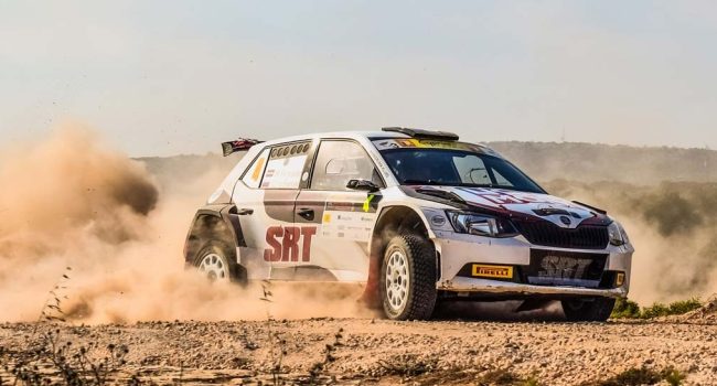 Un vehículo participando en un rally. | Foto: Dimitris Vetsikas - Pixabay