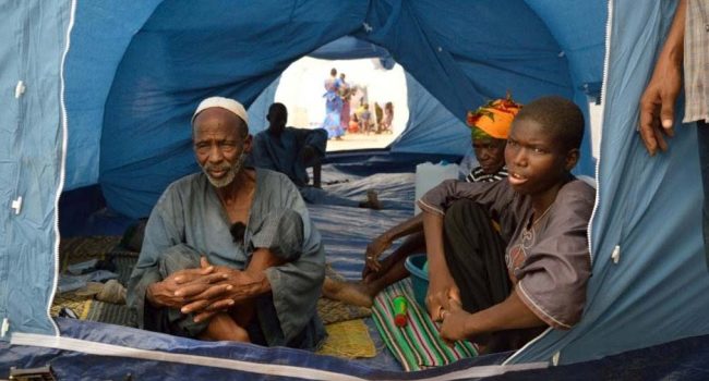 Personas refugiadas de Mali en un campamento en Burkina Faso. | Foto: ACNUR