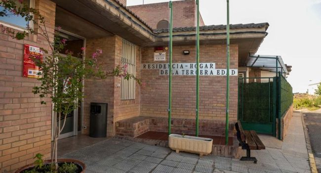 Entrada de la residencia municipal de la localidad. | Foto: Ayuntamiento de Sariñena
