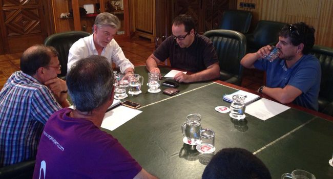 Satisteve y Cubero junto a los representantes del comité de FCC parques y jardines en la reunión de este lunes.