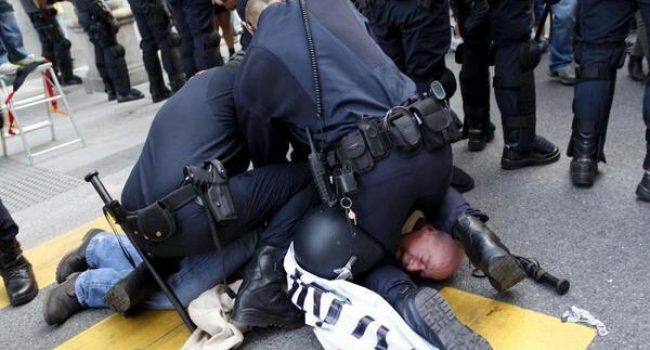 Los portavoces de Izquierda Castellana Doris Benegas y Luis Ocampo (en la foto) han sido detenidos. Foto: @YescaCastilla