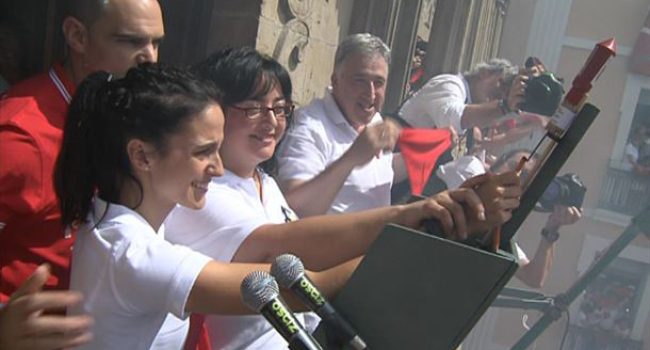Ramírez, Calado y Asirón durante el txupinazo. Foto: EiTB