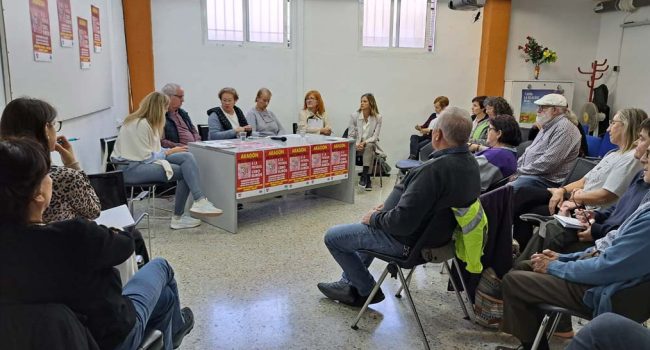 Un instante del acto público desarrollado en el centro Rosa Luxemburgo de Uesca.