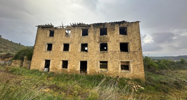 Ni ser patrimonio industrial, ni un castillo medieval, te libra de espaldarte en Aragón