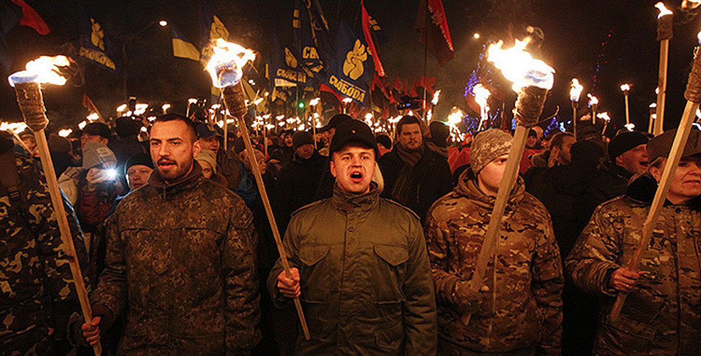 Fascistas de Svodoba durante la marcha en Kiev.
