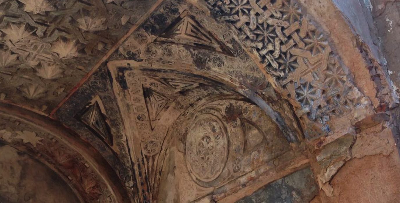 Imagen del deteriorado templo anexo.