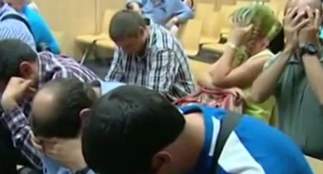 Parte de los acusados durante el juicio. A la izquierda Pedro José Cuevas, asesino confeso de Guillem Agulló.
