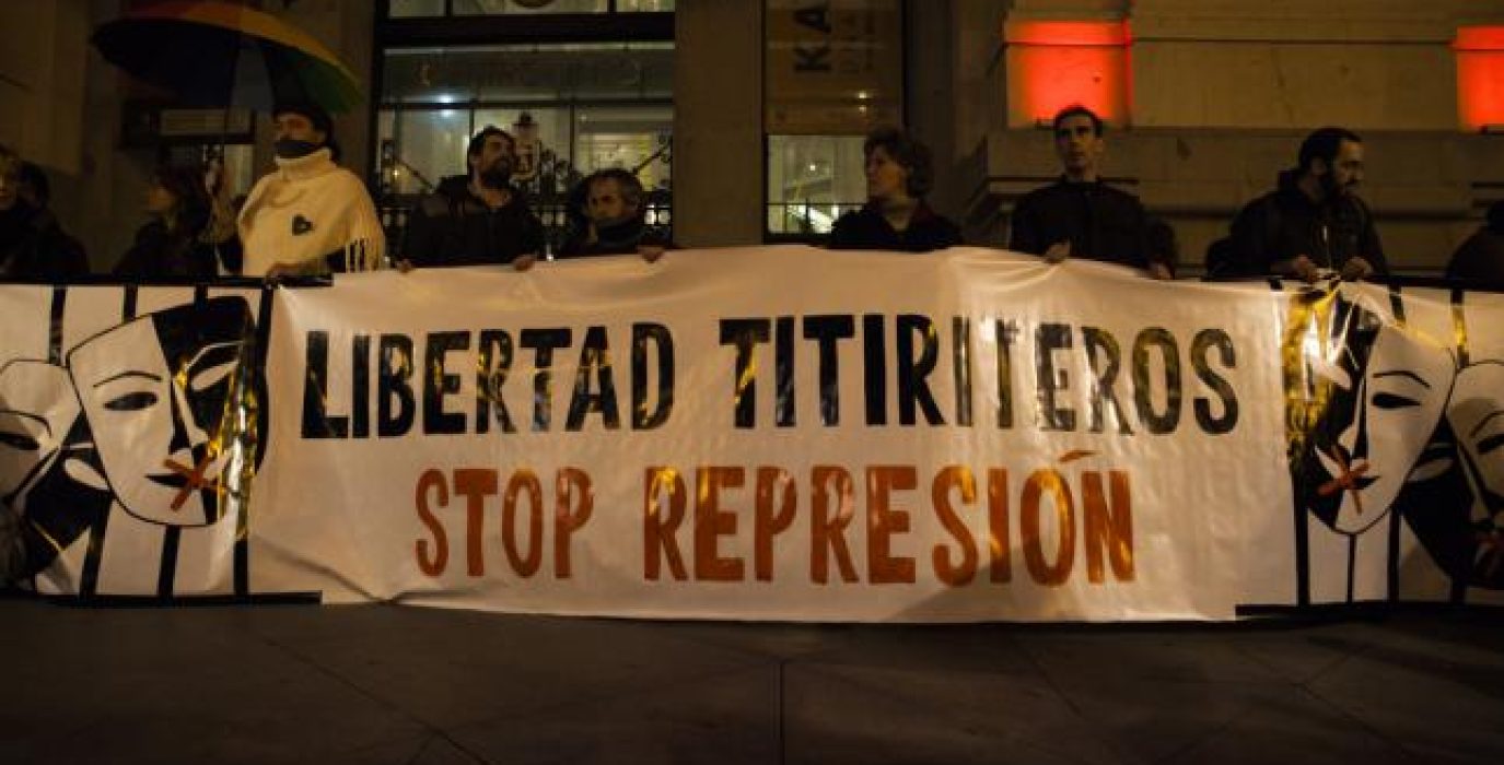 Concentracion frente al Ayuntamiento de Madrid por la libertad de los Titiriteros el 10 de febrero. Foto: Julio Zamarrón (DISO Press)