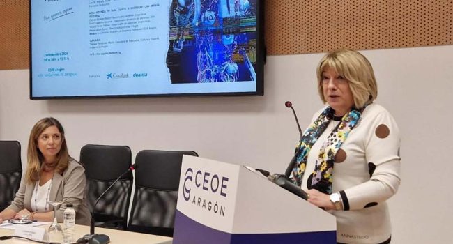 Imagen de archivo de la consejera de Educación, Tomasa Hernández, en un evento de la patronal CEOE -antes CREA- sobre la FP | Foto: DGA
