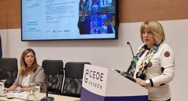 La consejera de Educación de la DGA, Tomasa Hernández, en una imagen de archivo de promoción del sistema de FP Dual. | Foto: DGA