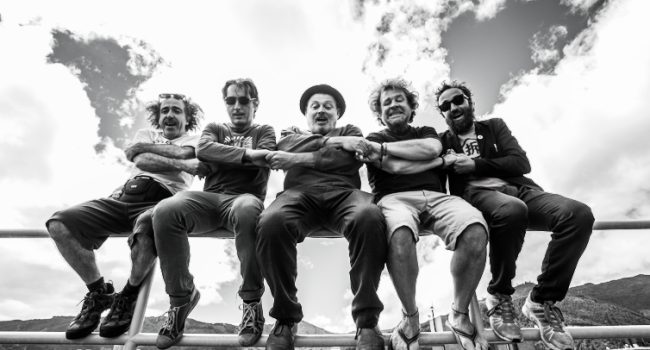 Los Toreros Muertos en una foto de la gira.