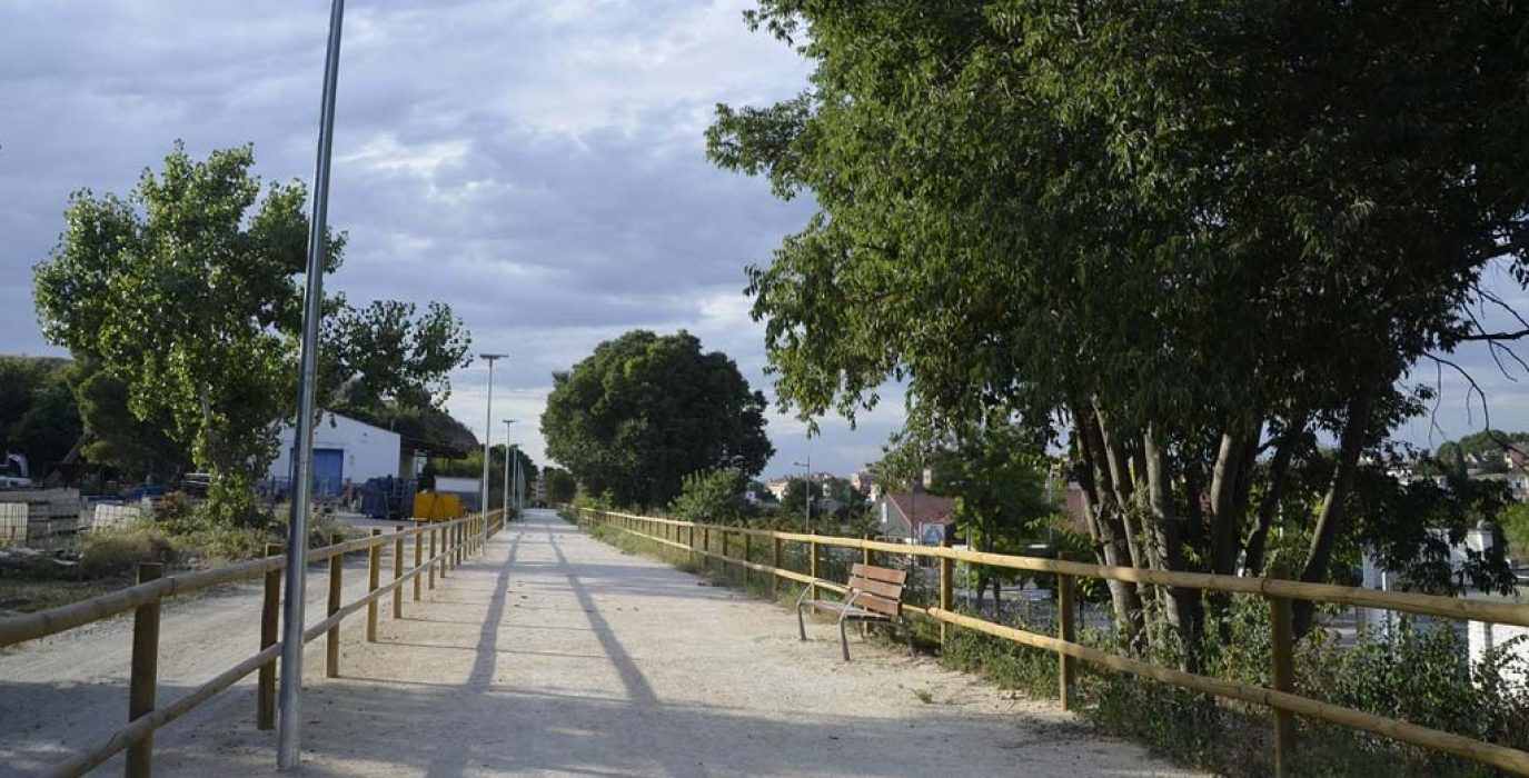 Vista de un tramo urbano en Balbastro de la "vía verde". | Foto: Ayuntamiento de Balbastro