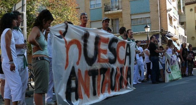Imagen de una concentración antitaurina en Uesca. Foto: Carlos Mata