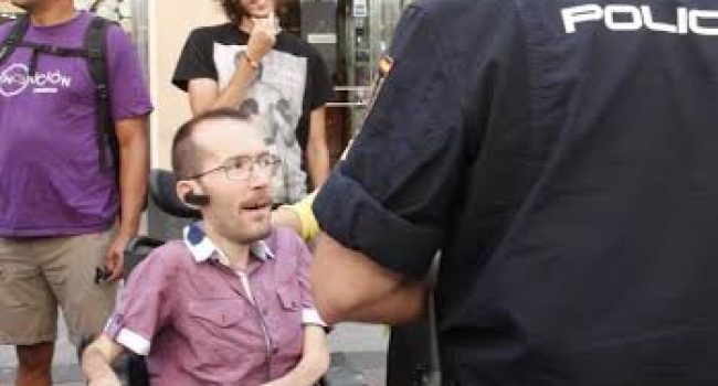 Momento de la identificación de Pablo Echenique Robba. Fotografía: Vera Benavente.