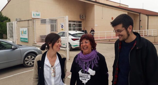 Peña Martínez junto a integrantes de Unidas Podemos en el acto en Mas de las Matas.