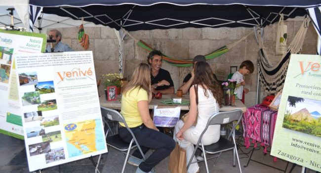 Stand de Venivé en la Feria del Mercado Social Aragón. Foto: Oshito