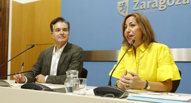 Natalia Chueca y Víctor Serrano en una comparecencia de archivo | Foto: Ayuntamiento de Zaragoza