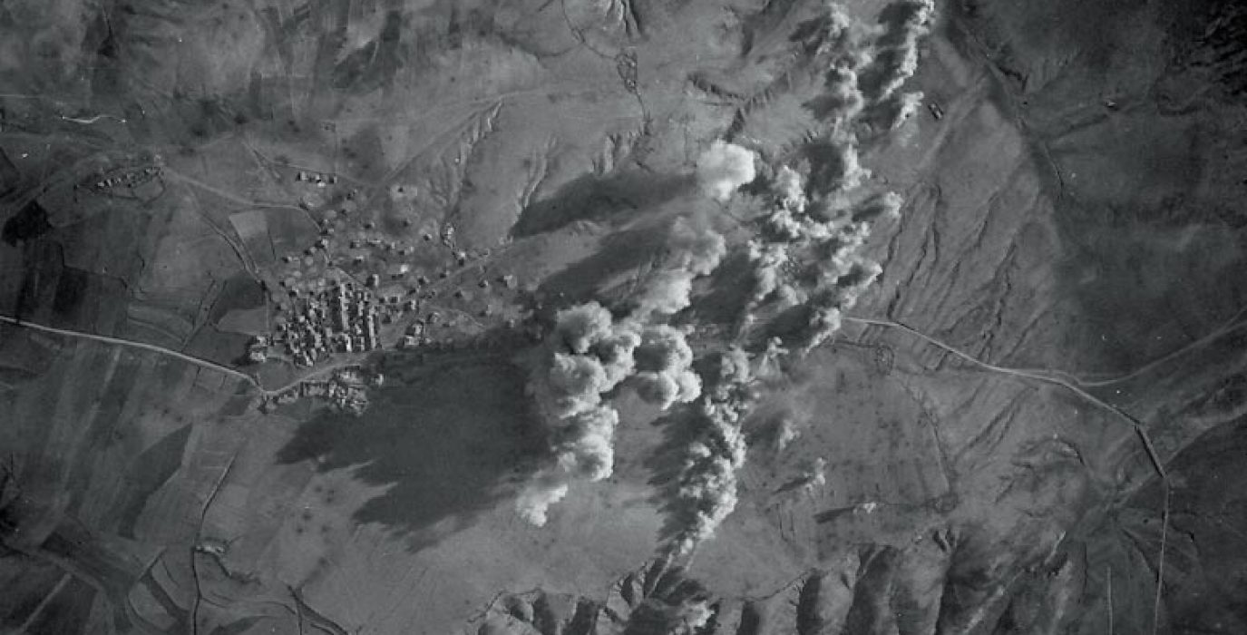Vista aérea de Alcanyiz bombardeada. Foto:  http://www.cazarabet.com