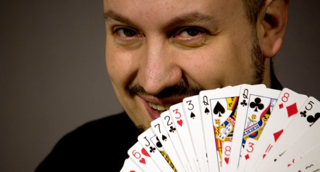 Woody Aragón.