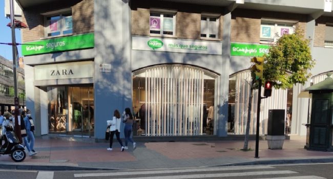 OSTA se concentra como protesta por el convenio estatal del comercio del textil