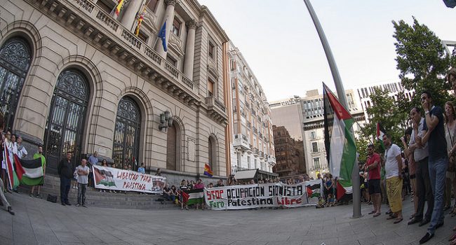Este jueves la plaza España de Zaragoza acogerá una concentración en apoyo al Pueblo palestino. El viernes, la concentración será en Uesca, en plaza Navarra. Foto: Diego Díaz (AraInfo)